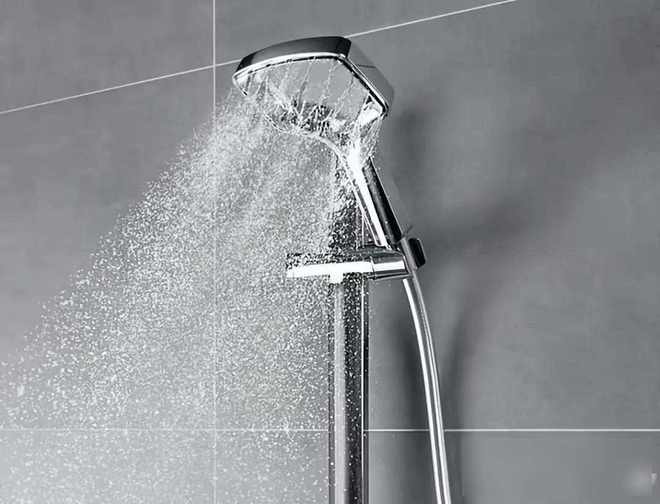 日高温下的健康危机与应对策略新葡京“热在三伏”：揭秘夏